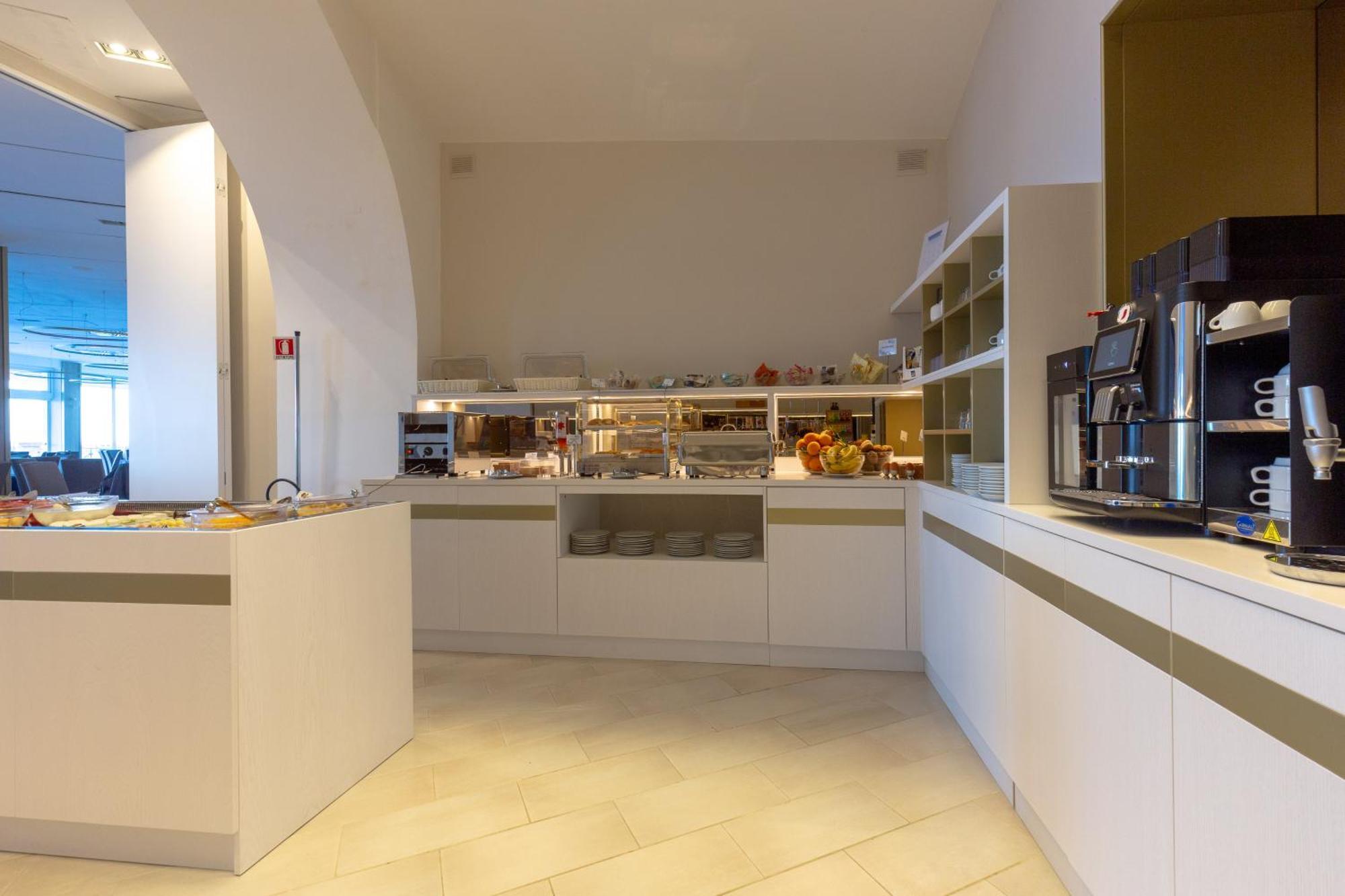 Giosue' A Mare Sorrento Hotel 4*